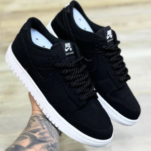 Dunk Low SB Black Camurça