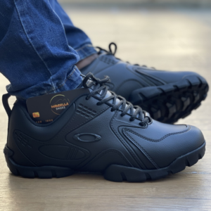 Stratus All Black
